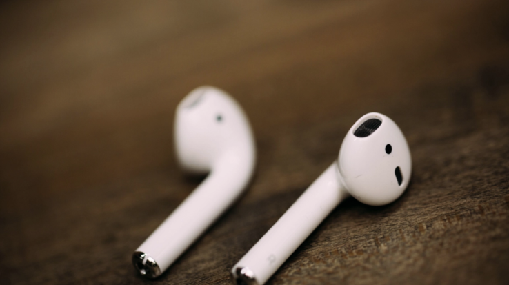 Apple said to debut voice-activated Siri AirPods in 2018, water-resistant model in 2019