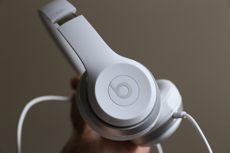 Apple’s over-the-ear headphones could feature noise-canceling