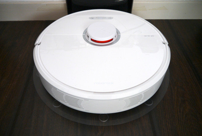Cat vs best and worst robot vacuum cleaners 