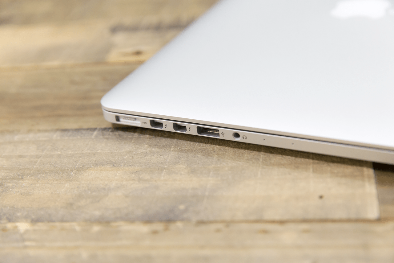 Hey Apple, how about a MacBook SE?